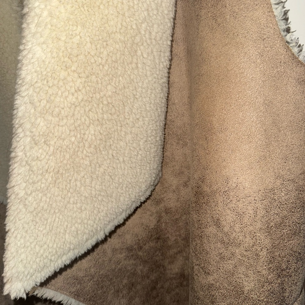 Velvet by Graham & Spencer Vegan Teddy Vest - Picture 3 of 6